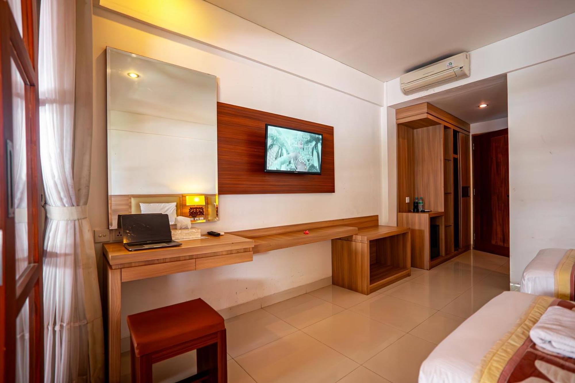 Bali Summer Hotel By Amerta Kuta Lombok Esterno foto